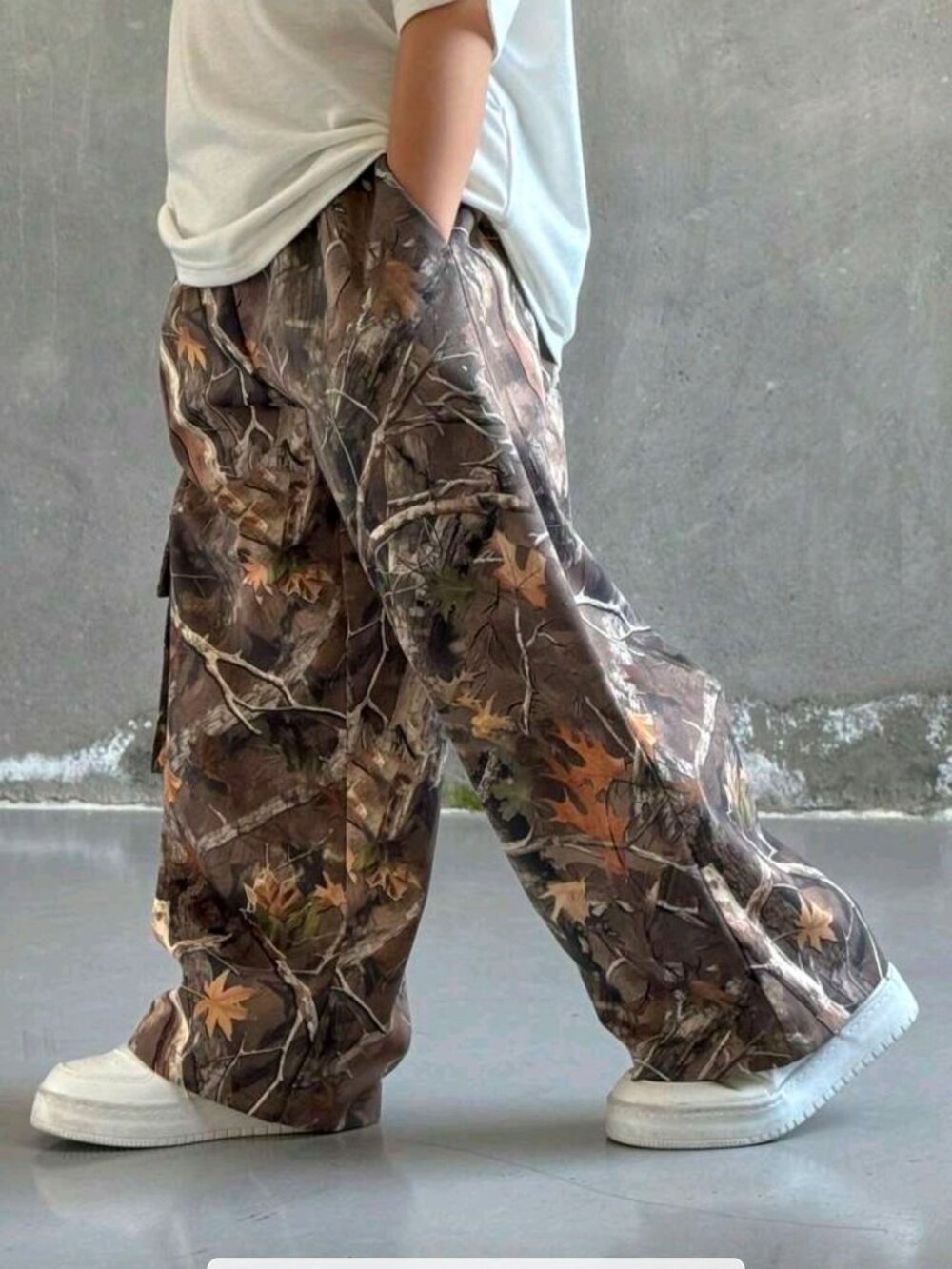 Boys Camo Cargo Pants ✦ Elastic Drawstring Waist ✦ Lightweight Streetwear 7Y - Picture 4 of 8